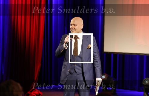 Zeist 26 maart 2023
Hans Kazan viert zijn 70e verjaardag en presenteert zijn boek. Ook krijgt hij een koninklijke onderscheiding in het Figi Theater/Hotel. Michel v Zeist
