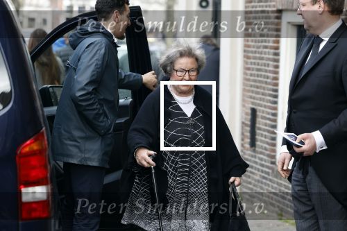 Amsterdam 15 april 2023
Herdenkingstdienst vooraf aan de begrafenis van Huub Oosterhuis in de Westertoren . Daarna gingen ze met de boot naar begraafplaats Zorgvlied. Oud hofdame van prinses Beatrix Miente Boellaard