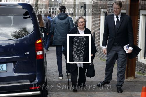 Amsterdam 15 april 2023
Herdenkingstdienst vooraf aan de begrafenis van Huub Oosterhuis in de Westertoren . Daarna gingen ze met de boot naar begraafplaats Zorgvlied. Oud hofdame van prinses Beatrix Miente Boellaard