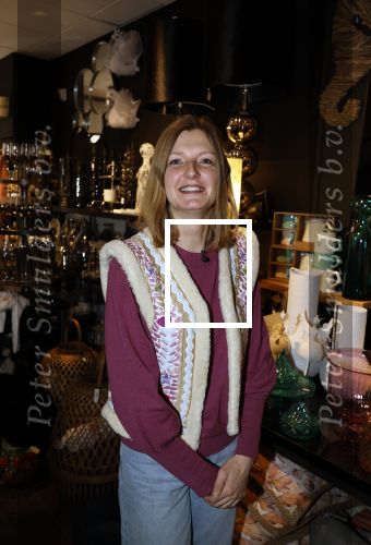 Noordwijk 30 maart 2023
Boekpresentatie Maxime Meiland in de winkel van haar zus Montana.
Verder Aanwezig Martien Meiland Erica Meiland en haar man Leroy Molkenboer en hun kinderen Claire en Vive. Ook de schrijver van het boek Jan Dijkgraaf.