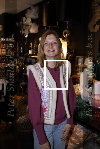 Noordwijk 30 maart 2023
Boekpresentatie Maxime Meiland in de winkel van haar zus Montana.
Verder Aanwezig Martien Meiland Erica Meiland en haar man Leroy Molkenboer en hun kinderen Claire en Vive. Ook de schrijver van het boek Jan Dijkgraaf.