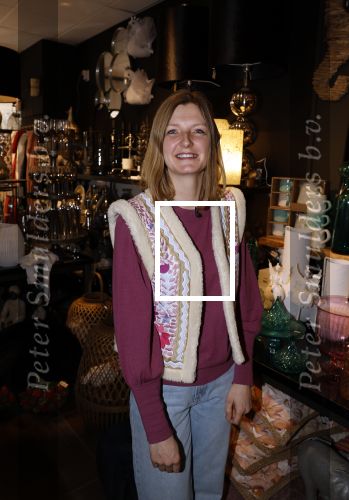 Noordwijk 30 maart 2023
Boekpresentatie Maxime Meiland in de winkel van haar zus Montana.
Verder Aanwezig Martien Meiland Erica Meiland en haar man Leroy Molkenboer en hun kinderen Claire en Vive. Ook de schrijver van het boek Jan Dijkgraaf.
