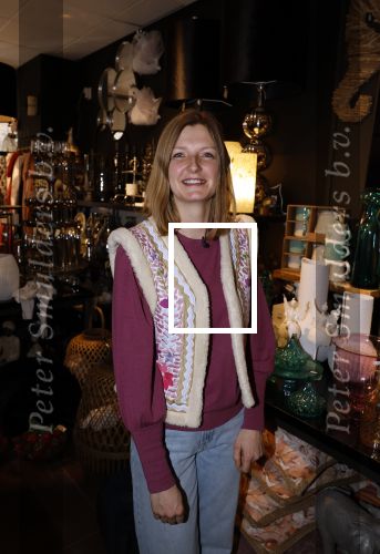 Noordwijk 30 maart 2023
Boekpresentatie Maxime Meiland in de winkel van haar zus Montana.
Verder Aanwezig Martien Meiland Erica Meiland en haar man Leroy Molkenboer en hun kinderen Claire en Vive. Ook de schrijver van het boek Jan Dijkgraaf.