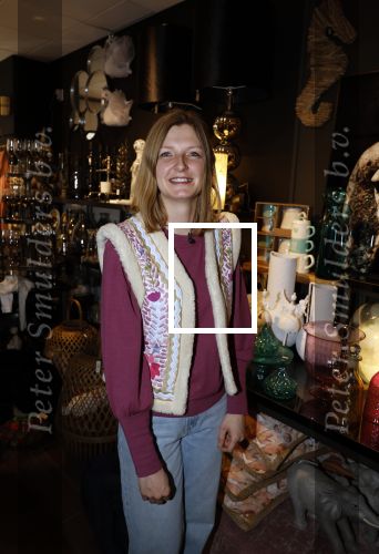 Noordwijk 30 maart 2023
Boekpresentatie Maxime Meiland in de winkel van haar zus Montana.
Verder Aanwezig Martien Meiland Erica Meiland en haar man Leroy Molkenboer en hun kinderen Claire en Vive. Ook de schrijver van het boek Jan Dijkgraaf.