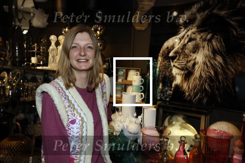 Noordwijk 30 maart 2023
Boekpresentatie Maxime Meiland in de winkel van haar zus Montana.
Verder Aanwezig Martien Meiland Erica Meiland en haar man Leroy Molkenboer en hun kinderen Claire en Vive. Ook de schrijver van het boek Jan Dijkgraaf.
