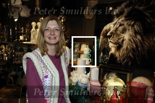 Noordwijk 30 maart 2023
Boekpresentatie Maxime Meiland in de winkel van haar zus Montana.
Verder Aanwezig Martien Meiland Erica Meiland en haar man Leroy Molkenboer en hun kinderen Claire en Vive. Ook de schrijver van het boek Jan Dijkgraaf.