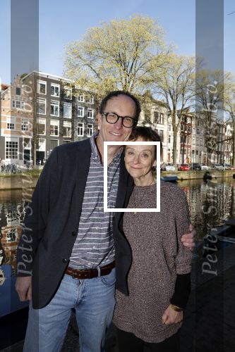 Amsterdam 5 april 2023
Nicci Gerrard en Sean French , het schrijvers echtpaar Nicci French met hun nieuwe boek in het centrum van Amster. Ze sliepen in het Ambassade Hotel.