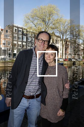Amsterdam 5 april 2023
Nicci Gerrard en Sean French , het schrijvers echtpaar Nicci French met hun nieuwe boek in het centrum van Amster. Ze sliepen in het Ambassade Hotel.