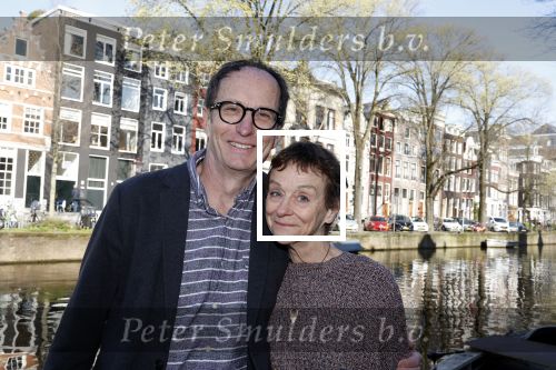 Amsterdam 5 april 2023
Nicci Gerrard en Sean French , het schrijvers echtpaar Nicci French met hun nieuwe boek in het centrum van Amster. Ze sliepen in het Ambassade Hotel.