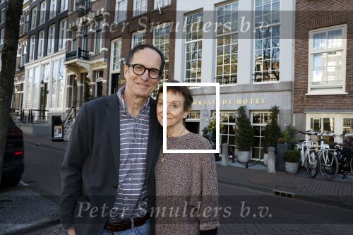 Amsterdam 5 april 2023
Nicci Gerrard en Sean French , het schrijvers echtpaar Nicci French met hun nieuwe boek in het centrum van Amster. Ze sliepen in het Ambassade Hotel.