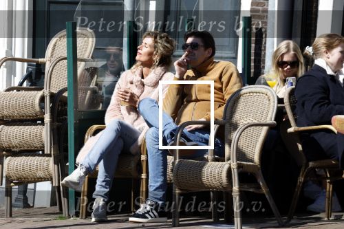 Amsterdam 2 april 2023
Schrijfster Patricia Snel met partner op terras.