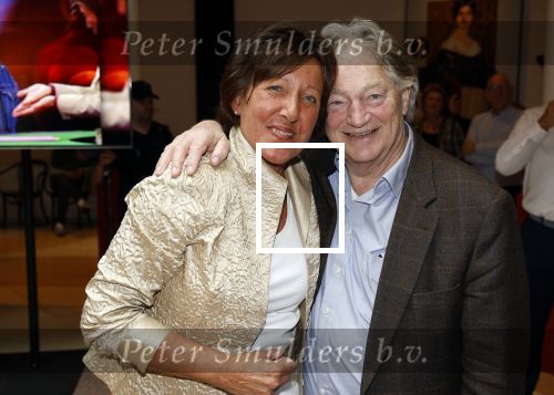 Zeist 26 maart 2023
Hans Kazan viert zijn 70e verjaardag en presenteert zijn boek. Ook krijgt hij een koninklijke onderscheiding in het Figi Theater/Hotel. Paul Fagel en Wendy Kazan