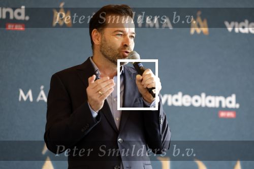 Amsterdam 16 maart 2023
Presentatie serie over koningin Maxima die Videoland uit gaat zenden.
Presentatie was in het Amstel Hotel . Martijn lakemeier Gaat Koning Willem Alexander spelen en de Argentijnse actrice Delfina Chaves speelt Koningin Maxima . Daphne Bunskoek presenteerde het.
Ook Peter v d Vorst en Rachel van Bommel (producente) waren ook aanwezig.