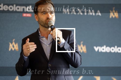 Amsterdam 16 maart 2023
Presentatie serie over koningin Maxima die Videoland uit gaat zenden.
Presentatie was in het Amstel Hotel . Martijn lakemeier Gaat Koning Willem Alexander spelen en de Argentijnse actrice Delfina Chaves speelt Koningin Maxima . Daphne Bunskoek presenteerde het.
Ook Peter v d Vorst en Rachel van Bommel (producente) waren ook aanwezig.