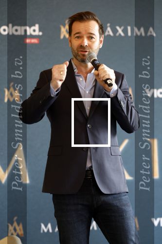 Amsterdam 16 maart 2023
Presentatie serie over koningin Maxima die Videoland uit gaat zenden.
Presentatie was in het Amstel Hotel . Martijn lakemeier Gaat Koning Willem Alexander spelen en de Argentijnse actrice Delfina Chaves speelt Koningin Maxima . Daphne Bunskoek presenteerde het.
Ook Peter v d Vorst en Rachel van Bommel (producente) waren ook aanwezig.