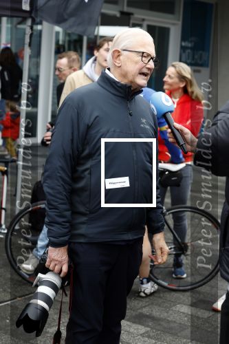 Heerenveen 19 maart 2023
De hollandse 100 in Thialf.  Georganiseerd door Prinse Bernhard met zijn stichting Lymph & Co.
Aanwezig oa Prins Bernhard Prinses Annette hun kinderen Isabelle Samuel en Benjamin, Prinses Margriet Mr Pieter v Vollenhoven , Prins Floris en Prinses Aimee.
Ook Marianne Timmer reed mee.
