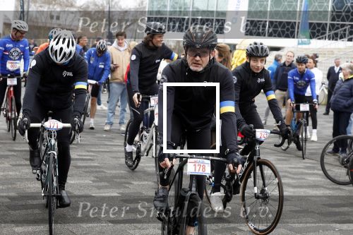 Heerenveen 19 maart 2023
De hollandse 100 in Thialf.  Georganiseerd door Prinse Bernhard met zijn stichting Lymph & Co.
Aanwezig oa Prins Bernhard Prinses Annette hun kinderen Isabelle Samuel en Benjamin, Prinses Margriet Mr Pieter v Vollenhoven , Prins Floris en Prinses Aimee.
Ook Marianne Timmer reed mee.