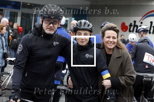 Heerenveen 19 maart 2023
De hollandse 100 in Thialf.  Georganiseerd door Prinse Bernhard met zijn stichting Lymph & Co.
Aanwezig oa Prins Bernhard Prinses Annette hun kinderen Isabelle Samuel en Benjamin, Prinses Margriet Mr Pieter v Vollenhoven , Prins Floris en Prinses Aimee.
Ook Marianne Timmer reed mee.