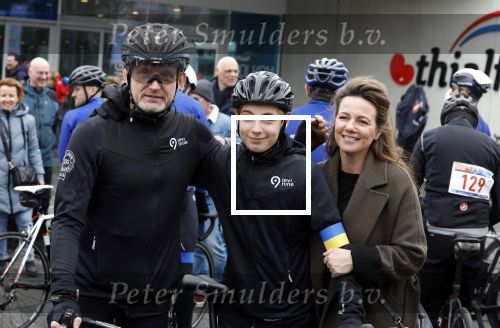 Heerenveen 19 maart 2023
De hollandse 100 in Thialf.  Georganiseerd door Prinse Bernhard met zijn stichting Lymph & Co.
Aanwezig oa Prins Bernhard Prinses Annette hun kinderen Isabelle Samuel en Benjamin, Prinses Margriet Mr Pieter v Vollenhoven , Prins Floris en Prinses Aimee.
Ook Marianne Timmer reed mee.