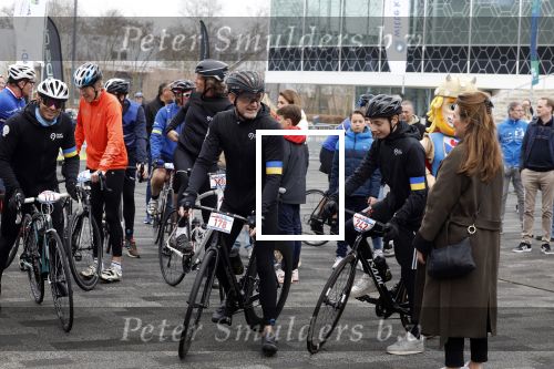 Heerenveen 19 maart 2023
De hollandse 100 in Thialf.  Georganiseerd door Prinse Bernhard met zijn stichting Lymph & Co.
Aanwezig oa Prins Bernhard Prinses Annette hun kinderen Isabelle Samuel en Benjamin, Prinses Margriet Mr Pieter v Vollenhoven , Prins Floris en Prinses Aimee.
Ook Marianne Timmer reed mee.