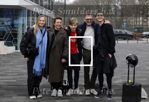 Heerenveen 19 maart 2023
De hollandse 100 in Thialf.  Georganiseerd door Prinse Bernhard met zijn stichting Lymph & Co.
Aanwezig oa Prins Bernhard Prinses Annette hun kinderen Isabelle Samuel en Benjamin, Prinses Margriet Mr Pieter v Vollenhoven , Prins Floris en Prinses Aimee.
Ook Marianne Timmer reed mee.