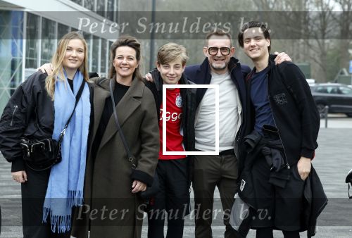 Heerenveen 19 maart 2023
De hollandse 100 in Thialf.  Georganiseerd door Prinse Bernhard met zijn stichting Lymph & Co.
Aanwezig oa Prins Bernhard Prinses Annette hun kinderen Isabelle Samuel en Benjamin, Prinses Margriet Mr Pieter v Vollenhoven , Prins Floris en Prinses Aimee.
Ook Marianne Timmer reed mee.