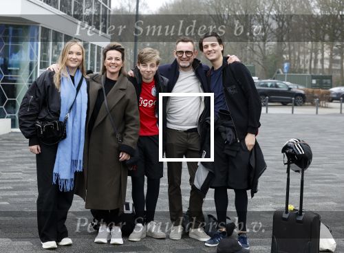 Heerenveen 19 maart 2023
De hollandse 100 in Thialf.  Georganiseerd door Prinse Bernhard met zijn stichting Lymph & Co.
Aanwezig oa Prins Bernhard Prinses Annette hun kinderen Isabelle Samuel en Benjamin, Prinses Margriet Mr Pieter v Vollenhoven , Prins Floris en Prinses Aimee.
Ook Marianne Timmer reed mee.