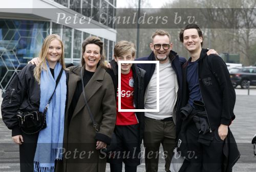 Heerenveen 19 maart 2023
De hollandse 100 in Thialf.  Georganiseerd door Prinse Bernhard met zijn stichting Lymph & Co.
Aanwezig oa Prins Bernhard Prinses Annette hun kinderen Isabelle Samuel en Benjamin, Prinses Margriet Mr Pieter v Vollenhoven , Prins Floris en Prinses Aimee.
Ook Marianne Timmer reed mee.