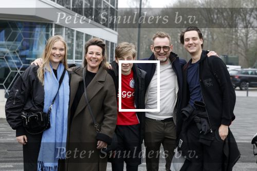 Heerenveen 19 maart 2023
De hollandse 100 in Thialf.  Georganiseerd door Prinse Bernhard met zijn stichting Lymph & Co.
Aanwezig oa Prins Bernhard Prinses Annette hun kinderen Isabelle Samuel en Benjamin, Prinses Margriet Mr Pieter v Vollenhoven , Prins Floris en Prinses Aimee.
Ook Marianne Timmer reed mee.