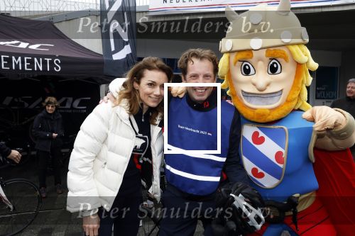 Heerenveen 19 maart 2023
De hollandse 100 in Thialf.  Georganiseerd door Prinse Bernhard met zijn stichting Lymph & Co.
Aanwezig oa Prins Bernhard Prinses Annette hun kinderen Isabelle Samuel en Benjamin, Prinses Margriet Mr Pieter v Vollenhoven , Prins Floris en Prinses Aimee.
Ook Marianne Timmer reed mee.