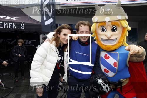 Heerenveen 19 maart 2023
De hollandse 100 in Thialf.  Georganiseerd door Prinse Bernhard met zijn stichting Lymph & Co.
Aanwezig oa Prins Bernhard Prinses Annette hun kinderen Isabelle Samuel en Benjamin, Prinses Margriet Mr Pieter v Vollenhoven , Prins Floris en Prinses Aimee.
Ook Marianne Timmer reed mee.
