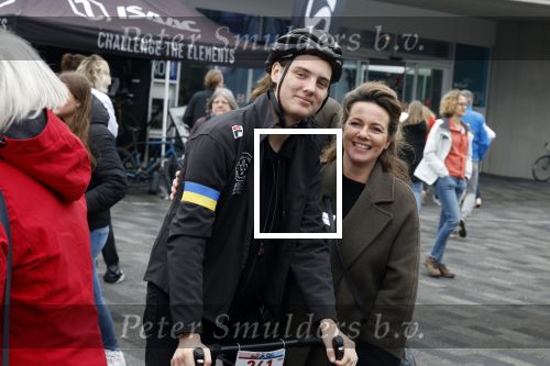 Heerenveen 19 maart 2023
De hollandse 100 in Thialf.  Georganiseerd door Prinse Bernhard met zijn stichting Lymph & Co.
Aanwezig oa Prins Bernhard Prinses Annette hun kinderen Isabelle Samuel en Benjamin, Prinses Margriet Mr Pieter v Vollenhoven , Prins Floris en Prinses Aimee.
Ook Marianne Timmer reed mee.