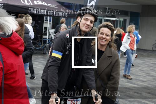 Heerenveen 19 maart 2023
De hollandse 100 in Thialf.  Georganiseerd door Prinse Bernhard met zijn stichting Lymph & Co.
Aanwezig oa Prins Bernhard Prinses Annette hun kinderen Isabelle Samuel en Benjamin, Prinses Margriet Mr Pieter v Vollenhoven , Prins Floris en Prinses Aimee.
Ook Marianne Timmer reed mee.