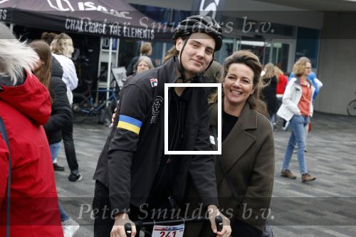 Heerenveen 19 maart 2023
De hollandse 100 in Thialf.  Georganiseerd door Prinse Bernhard met zijn stichting Lymph & Co.
Aanwezig oa Prins Bernhard Prinses Annette hun kinderen Isabelle Samuel en Benjamin, Prinses Margriet Mr Pieter v Vollenhoven , Prins Floris en Prinses Aimee.
Ook Marianne Timmer reed mee.