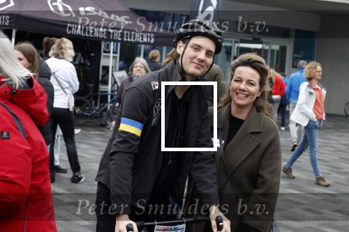 Heerenveen 19 maart 2023
De hollandse 100 in Thialf.  Georganiseerd door Prinse Bernhard met zijn stichting Lymph & Co.
Aanwezig oa Prins Bernhard Prinses Annette hun kinderen Isabelle Samuel en Benjamin, Prinses Margriet Mr Pieter v Vollenhoven , Prins Floris en Prinses Aimee.
Ook Marianne Timmer reed mee.