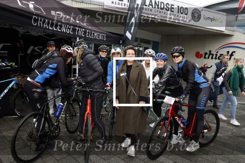 Heerenveen 19 maart 2023
De hollandse 100 in Thialf.  Georganiseerd door Prinse Bernhard met zijn stichting Lymph & Co.
Aanwezig oa Prins Bernhard Prinses Annette hun kinderen Isabelle Samuel en Benjamin, Prinses Margriet Mr Pieter v Vollenhoven , Prins Floris en Prinses Aimee.
Ook Marianne Timmer reed mee.