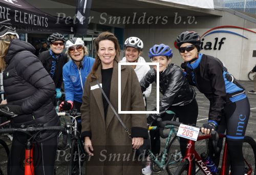 Heerenveen 19 maart 2023
De hollandse 100 in Thialf.  Georganiseerd door Prinse Bernhard met zijn stichting Lymph & Co.
Aanwezig oa Prins Bernhard Prinses Annette hun kinderen Isabelle Samuel en Benjamin, Prinses Margriet Mr Pieter v Vollenhoven , Prins Floris en Prinses Aimee.
Ook Marianne Timmer reed mee.