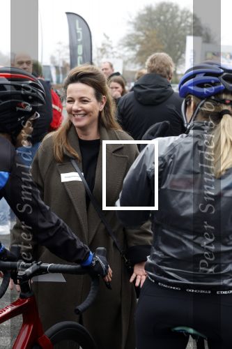 Heerenveen 19 maart 2023
De hollandse 100 in Thialf.  Georganiseerd door Prinse Bernhard met zijn stichting Lymph & Co.
Aanwezig oa Prins Bernhard Prinses Annette hun kinderen Isabelle Samuel en Benjamin, Prinses Margriet Mr Pieter v Vollenhoven , Prins Floris en Prinses Aimee.
