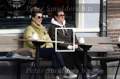 Amsterdam 24 maart 2023
Prinses Annette en een vriendin drinken kopje thee op een terras in centrum van Amsterdam.