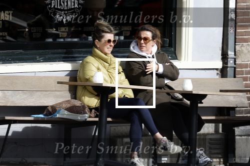 Amsterdam 24 maart 2023
Prinses Annette en een vriendin drinken kopje thee op een terras in centrum van Amsterdam.