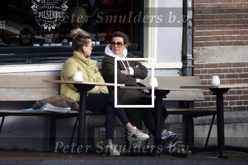 Amsterdam 24 maart 2023
Prinses Annette en een vriendin drinken kopje thee op een terras in centrum van Amsterdam.