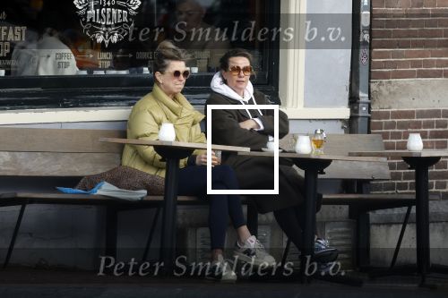 Amsterdam 24 maart 2023
Prinses Annette en een vriendin drinken kopje thee op een terras in centrum van Amsterdam.