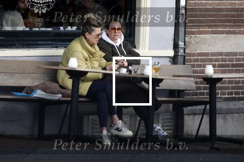 Amsterdam 24 maart 2023
Prinses Annette en een vriendin drinken kopje thee op een terras in centrum van Amsterdam.