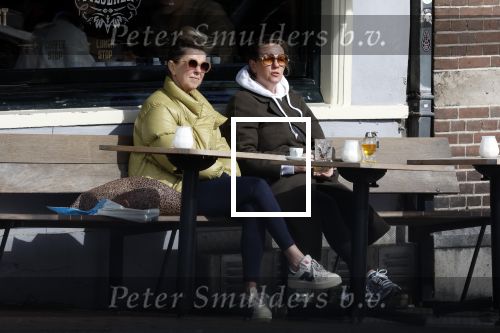 Amsterdam 24 maart 2023
Prinses Annette en een vriendin drinken kopje thee op een terras in centrum van Amsterdam.