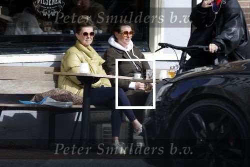 Amsterdam 24 maart 2023
Prinses Annette en een vriendin drinken kopje thee op een terras in centrum van Amsterdam.