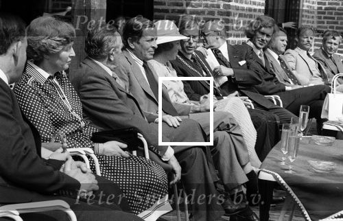 Middelbeers, Bladel, Steensel en Valkenswaard, 22 Augustus 1978
Bezoek Prinses Beatrix en Prins Claus aan de Kempen
Burgemeester v Zwieten Valkenswaard
Burgemeester Hen k Breeveld
100 jarige
Commissaris v d Koningin Jan v d Harten
Valkenier
Boeren dansengroep uit Bladel