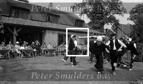Middelbeers, Bladel, Steensel en Valkenswaard, 22 Augustus 1978
Bezoek Prinses Beatrix en Prins Claus aan de Kempen
Burgemeester v Zwieten Valkenswaard
Burgemeester Hen k Breeveld
100 jarige
Commissaris v d Koningin Jan v d Harten
Valkenier
Boeren dansengroep uit Bladel