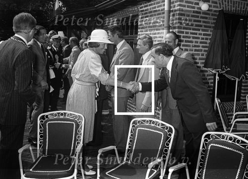 Middelbeers, Bladel, Steensel en Valkenswaard, 22 Augustus 1978
Bezoek Prinses Beatrix en Prins Claus aan de Kempen
Burgemeester v Zwieten Valkenswaard
Burgemeester Hen k Breeveld
100 jarige
Commissaris v d Koningin Jan v d Harten
Valkenier
Boeren dansengroep uit Bladel