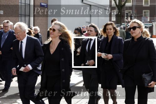 Amsterdam 15 april 2023
Herdenkingstdienst vooraf aan de begrafenis van Huub Oosterhuis in de Westertoren . Daarna gingen ze met de boot naar begraafplaats Zorgvlied. Prinses Mabel kwam met vriendin Willemijn Verloop