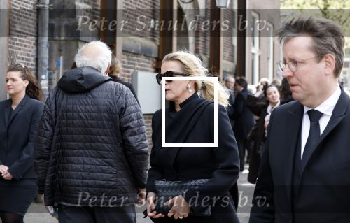 Amsterdam 15 april 2023
Herdenkingstdienst vooraf aan de begrafenis van Huub Oosterhuis in de Westertoren . Daarna gingen ze met de boot naar begraafplaats Zorgvlied. Prinses Mabel kwam met vriendin Willemijn Verloop